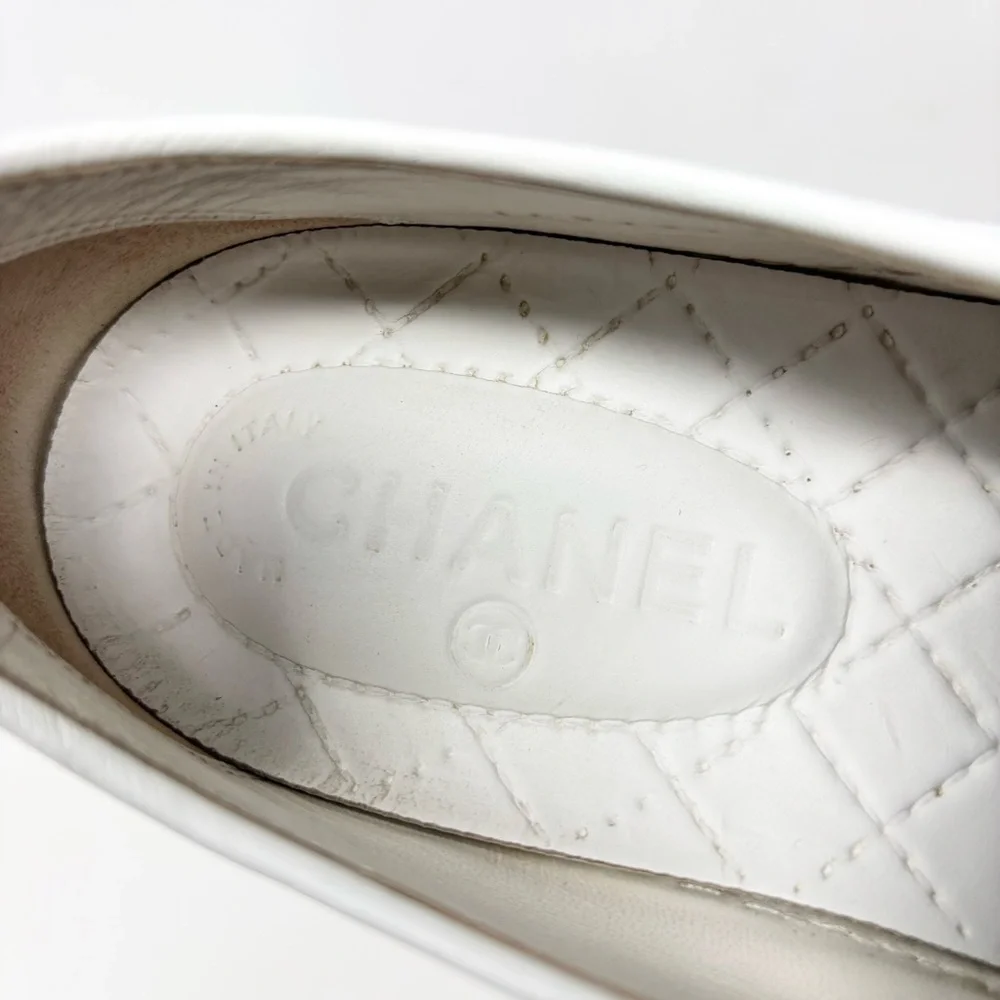 Chanel Black & White Leather Slip-On Sneakers 2016 Karl Lagerfeld Era Size 38.5 - Picture 13 of 16